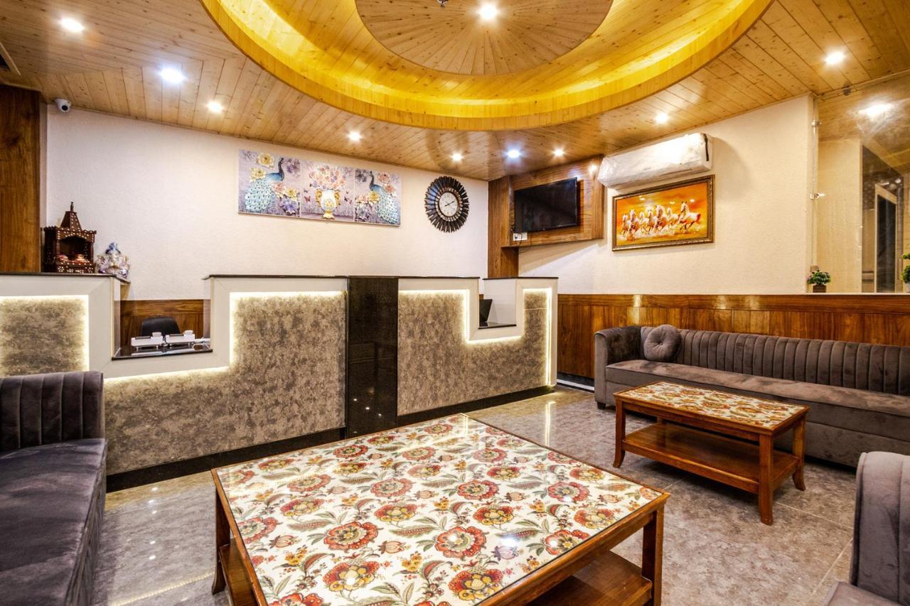 Suryansh Regency Manali Centrally Heated Air Cooled With Private Balconies Manāli Kültér fotó